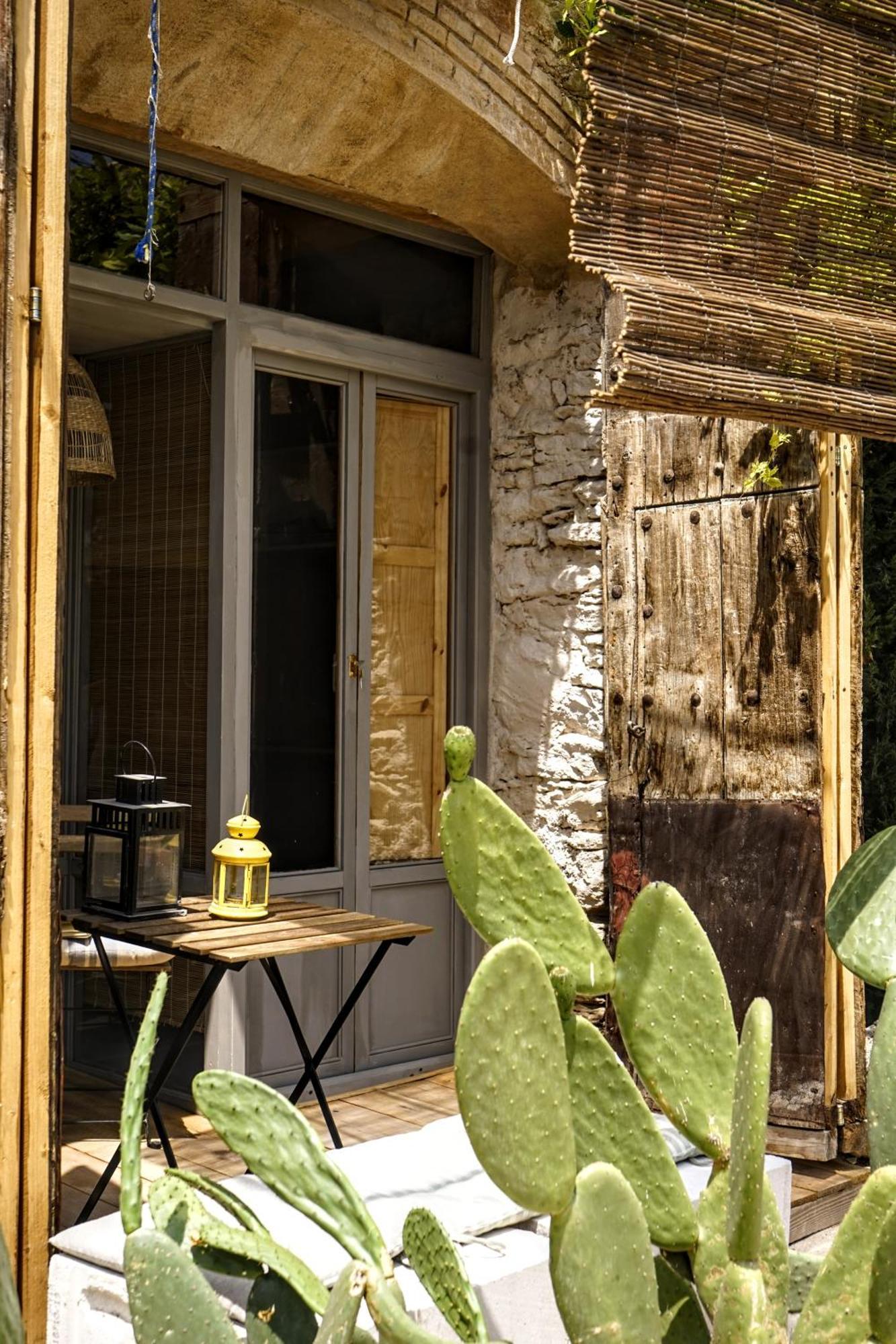 Can Tat, Loft In A Old Coach House Sant Jordi Desvalls Eksteriør bilde